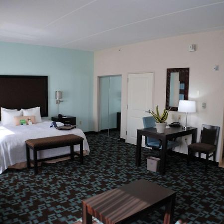 Hampton Inn & Suites Nashville At Opryland Ruang foto