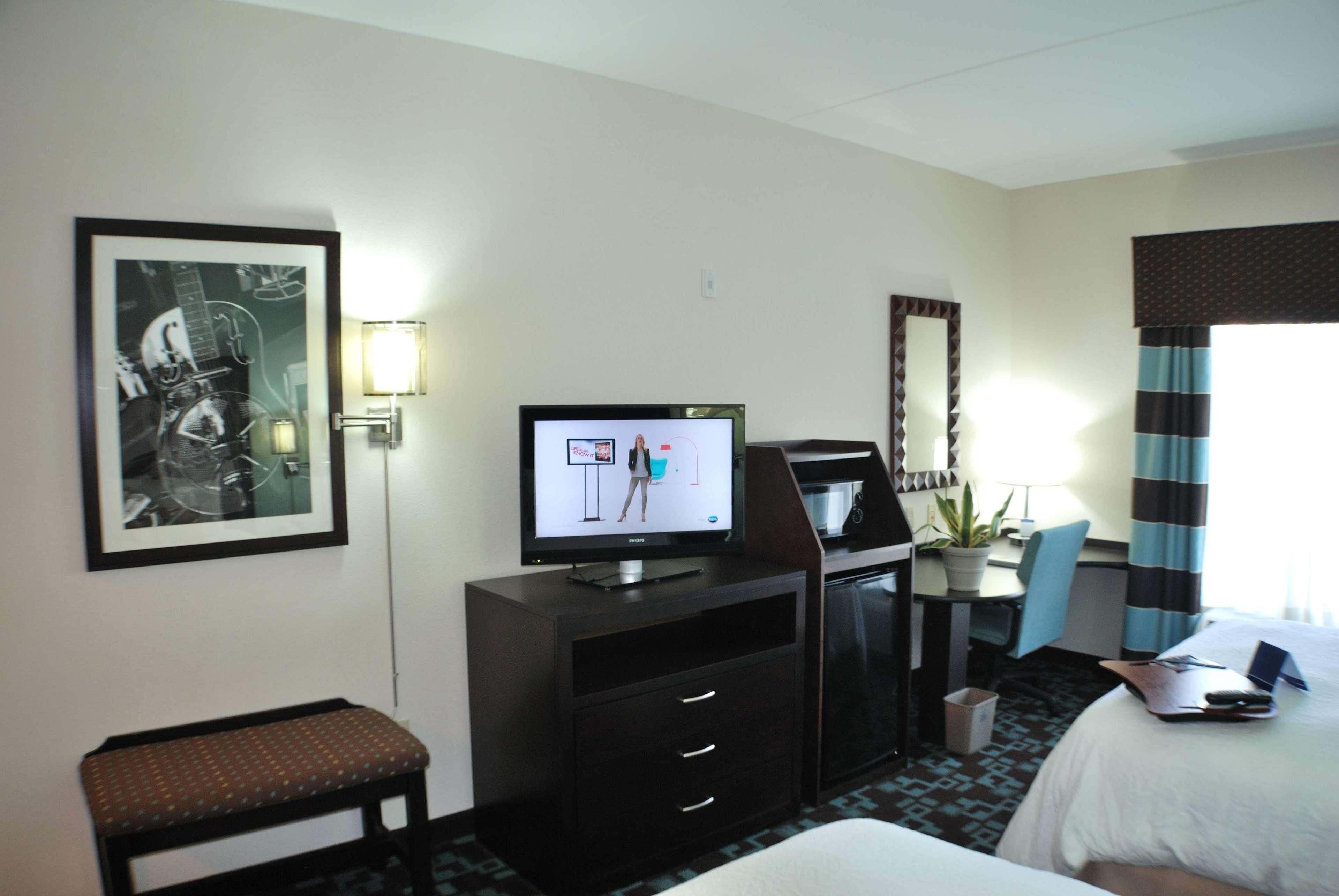 Hampton Inn & Suites Nashville At Opryland Ruang foto