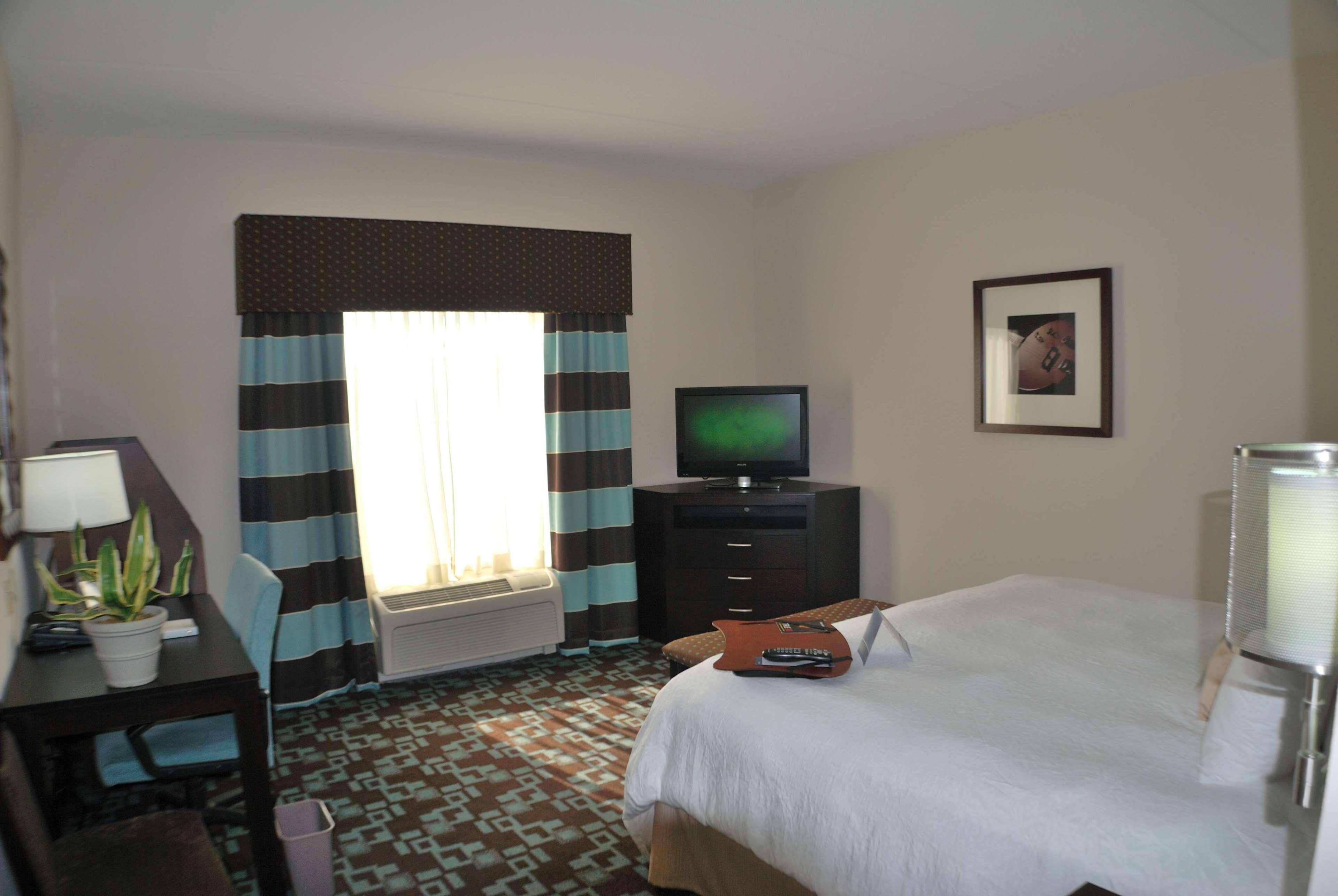 Hampton Inn & Suites Nashville At Opryland Ruang foto