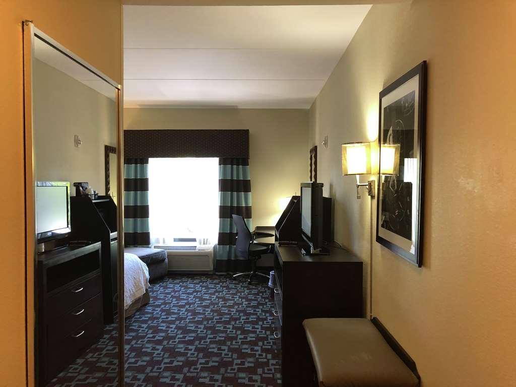Hampton Inn & Suites Nashville At Opryland Ruang foto